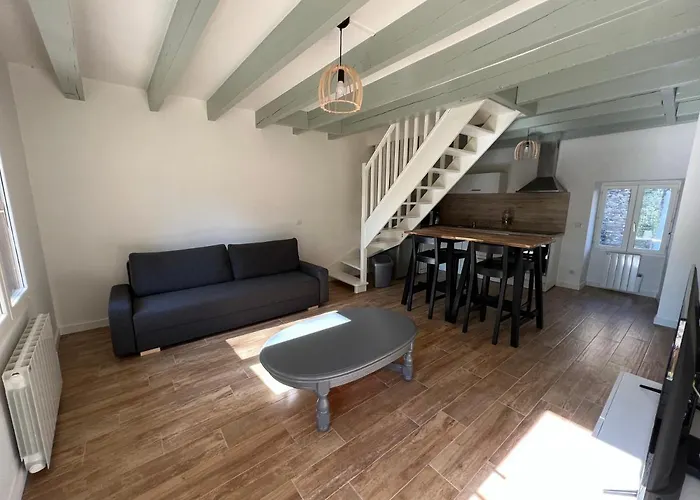 Maison Idealement Situee Avec Parking Gratuit